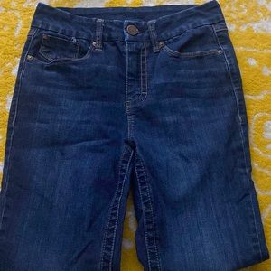 NWOT SEVEN JEANS! SIZE 6.